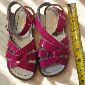 💖 Toddler Pink Patent Sandals – Strappy Summer Shoes